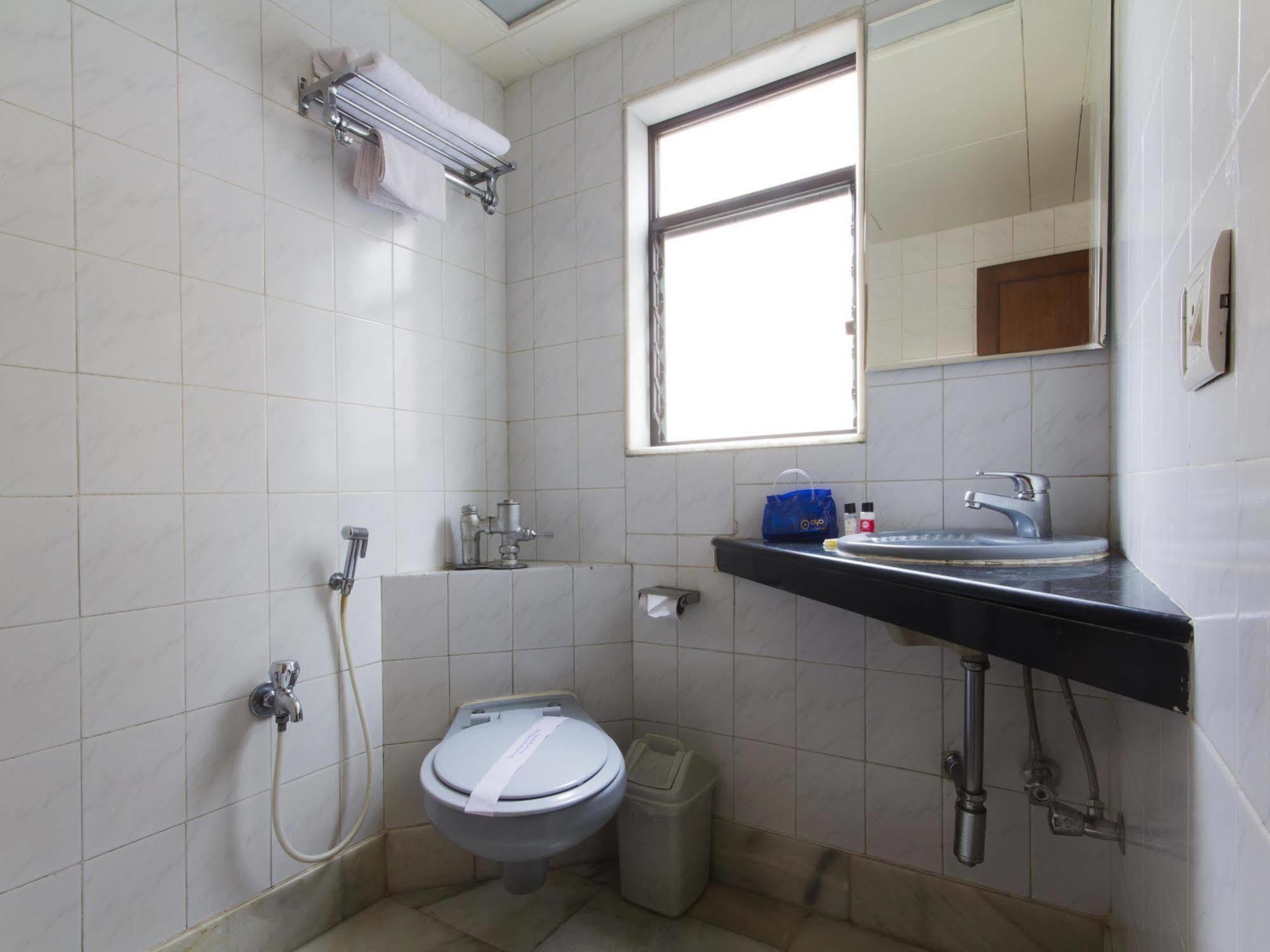 Hotel Ashray International, Sion - Near Bkc مومباي المظهر الخارجي الصورة