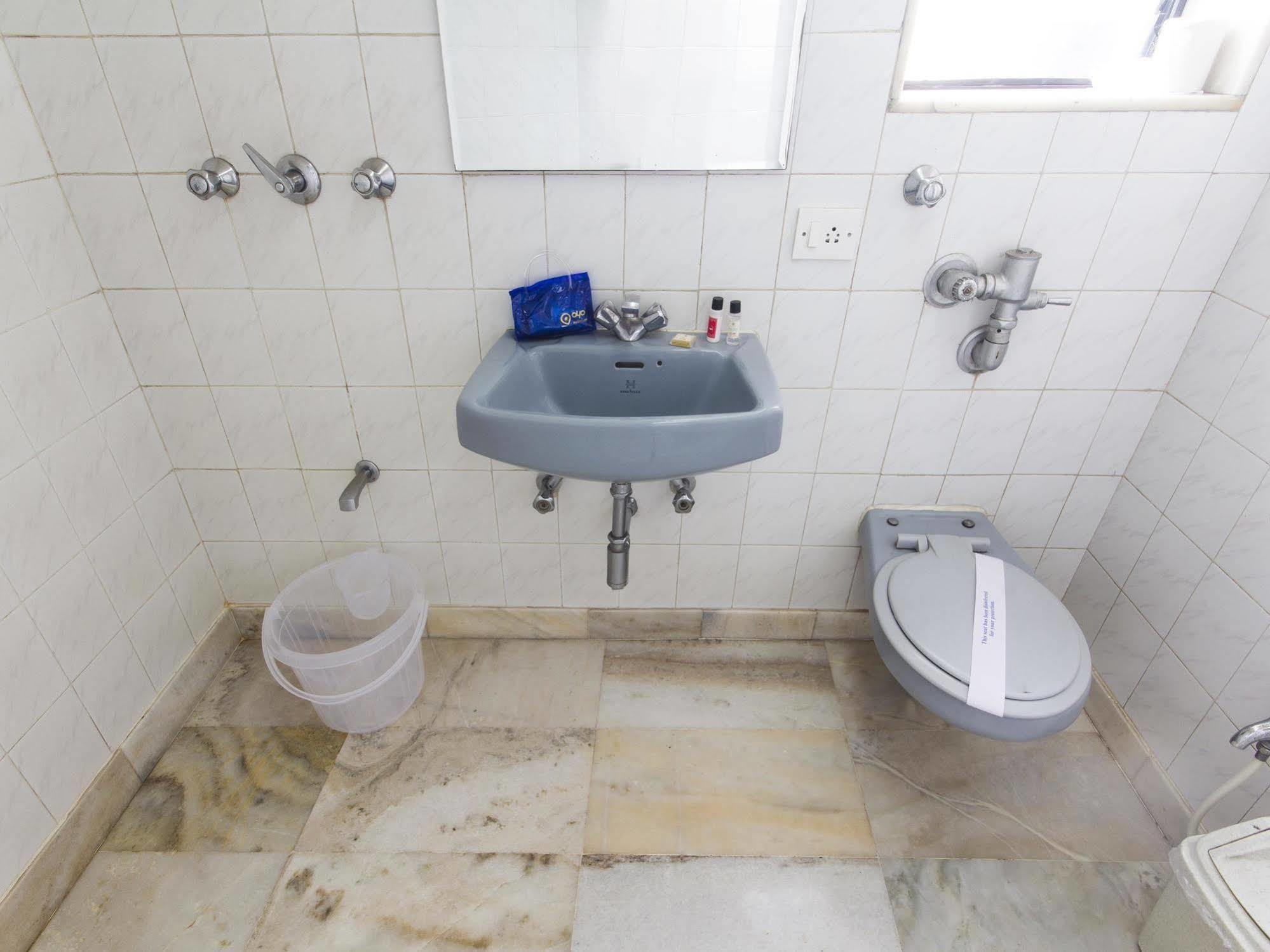 Hotel Ashray International, Sion - Near Bkc مومباي المظهر الخارجي الصورة