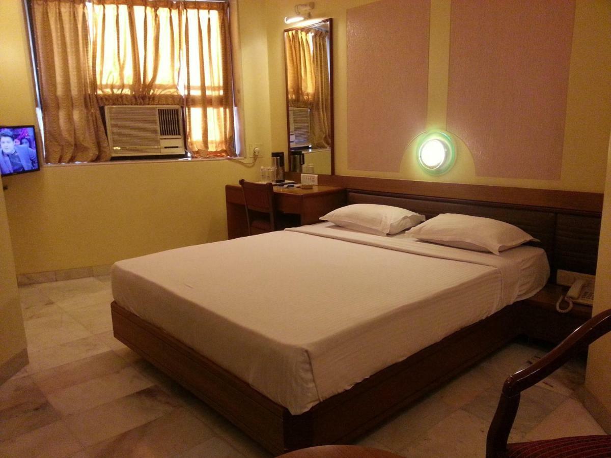 Hotel Ashray International, Sion - Near Bkc مومباي المظهر الخارجي الصورة
