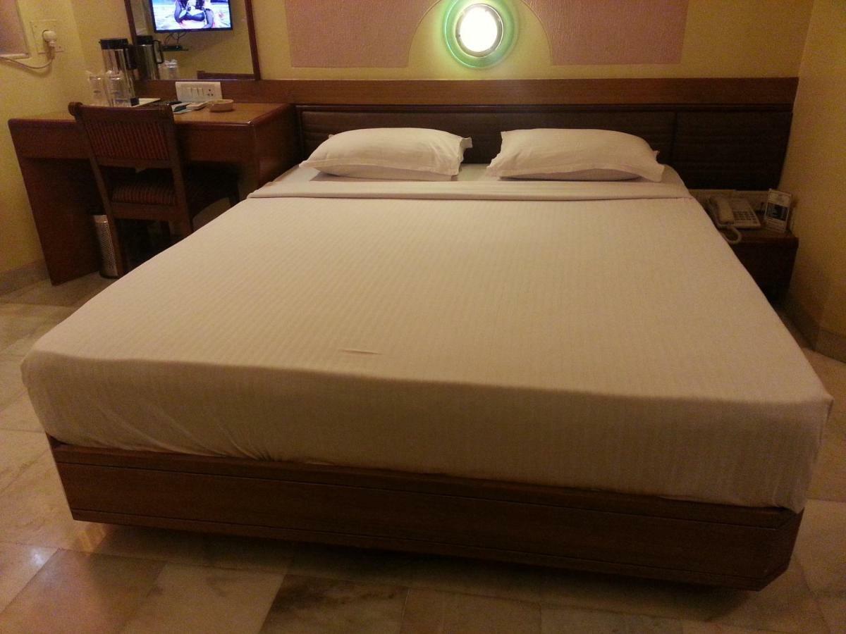 Hotel Ashray International, Sion - Near Bkc مومباي المظهر الخارجي الصورة