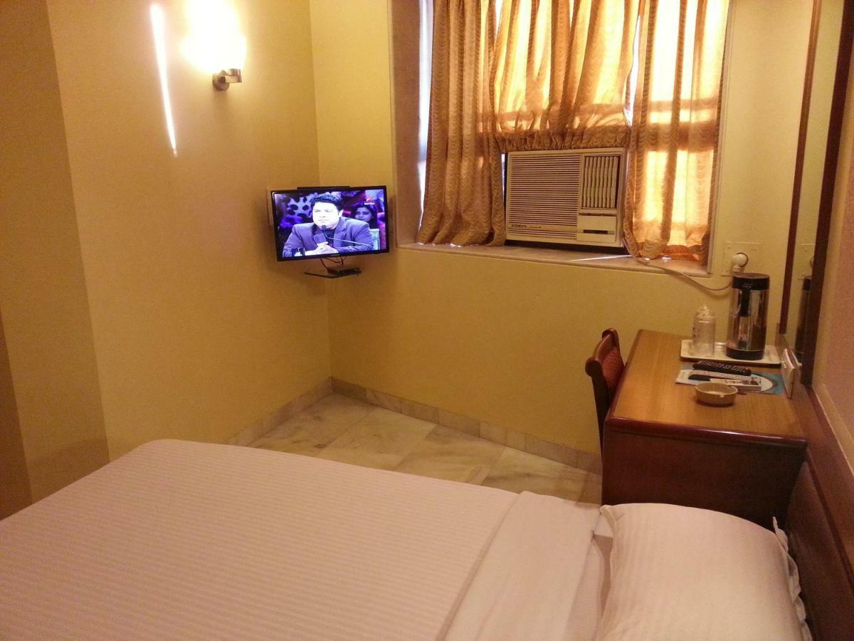 Hotel Ashray International, Sion - Near Bkc مومباي المظهر الخارجي الصورة